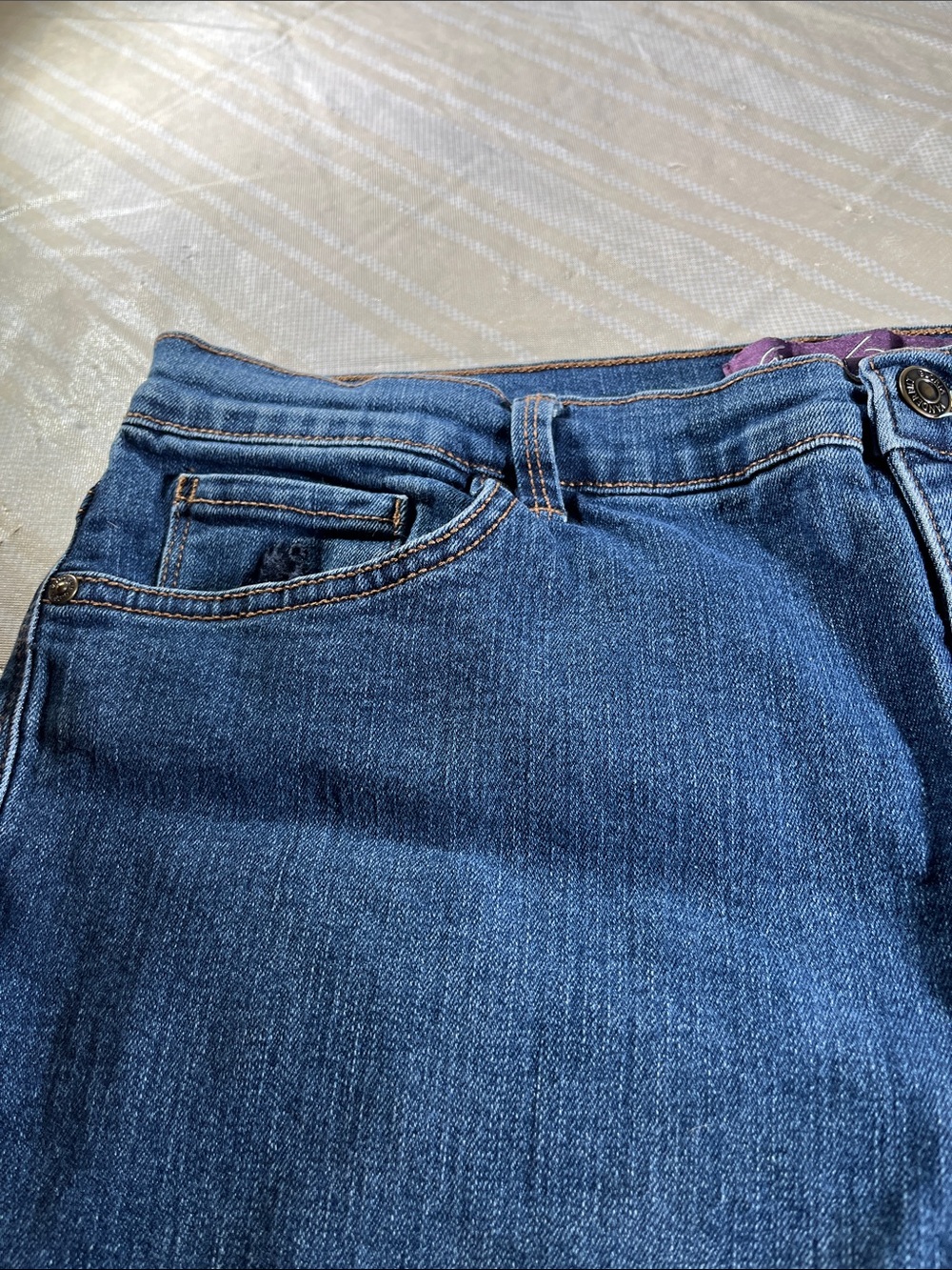 Gloria Vanderbilt Straight-Leg Jeans in Blue Denim - Picture 2 of 7
